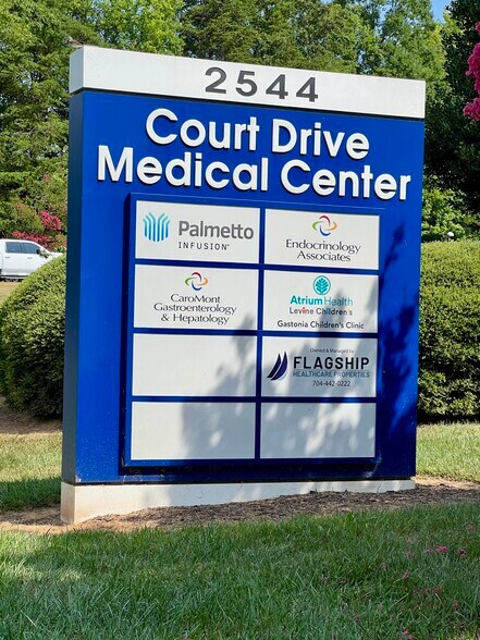 2544 Court Dr, Gastonia, NC à louer - Photo du bâtiment - Image 2 de 7