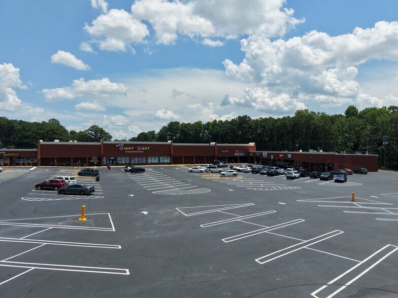 5658 Riverdale Rd, College Park, GA à louer - Photo du bâtiment - Image 2 de 20