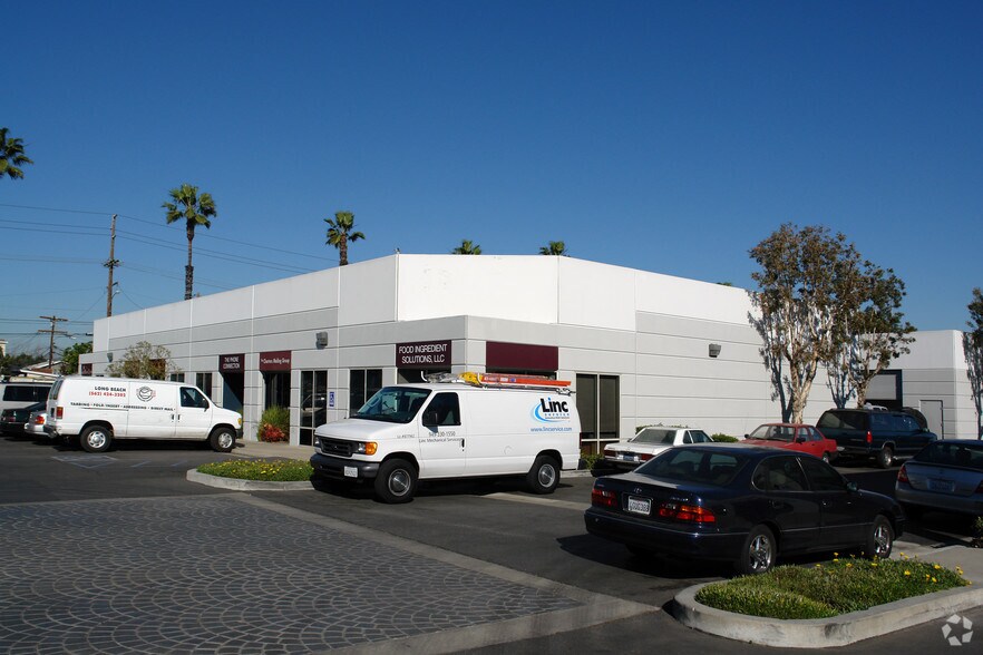 1418-1428 E 33rd St, Signal Hill, CA for sale - Building Photo - Image 3 of 5