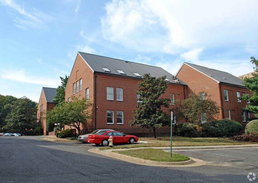 4232 King St, Alexandria, VA à vendre - Photo du bâtiment - Image 3 de 12