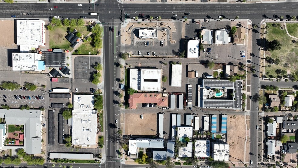 1411 N 3rd St, Phoenix, AZ à vendre - Photo du bâtiment - Image 2 de 5