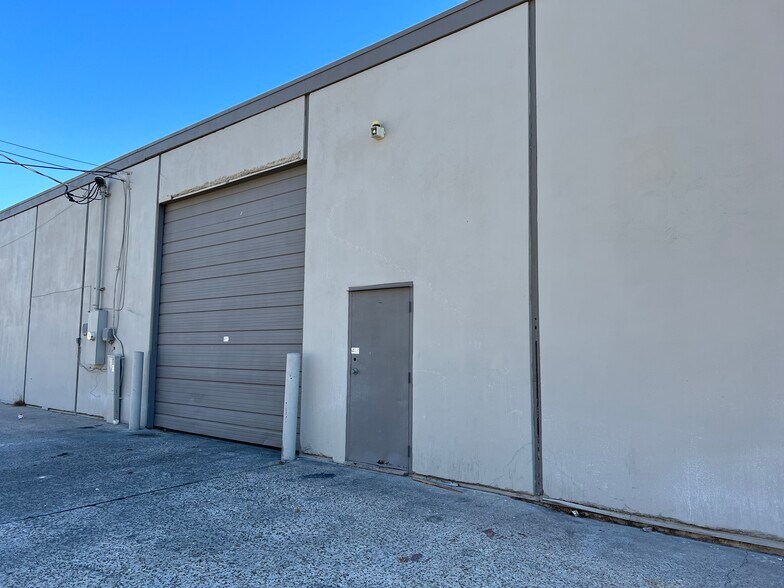 2653-2657 Warfield St, Fort Worth, TX for lease - Building Photo - Image 2 of 2