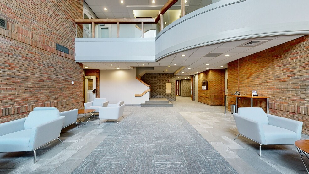 22 Waterville Rd, Avon, CT à louer - Numérisation 3D de Matterport - Image 3 de 9