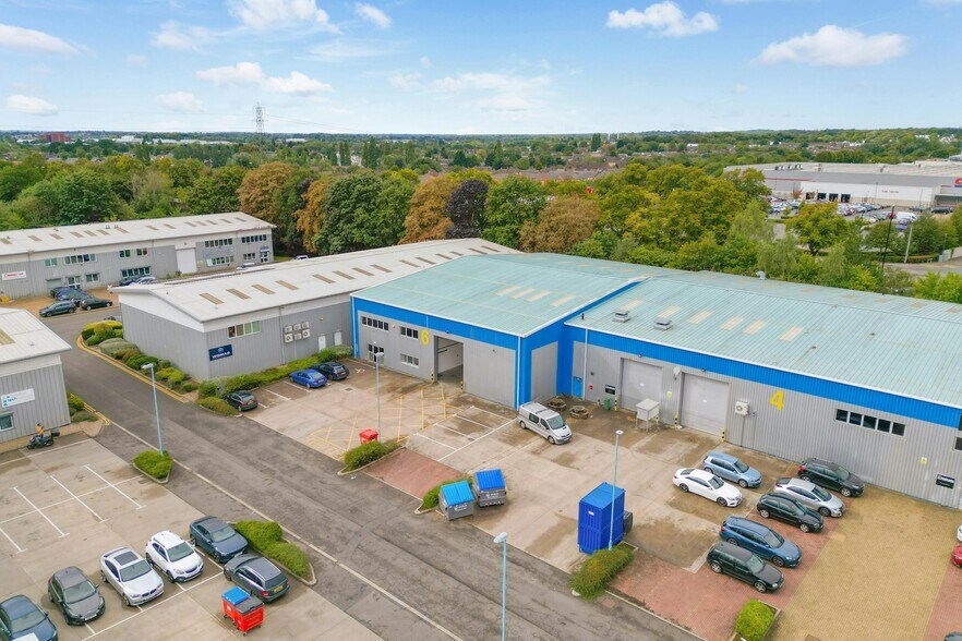 Spitfire Clos, Coventry à louer - Photo du bâtiment - Image 2 de 7