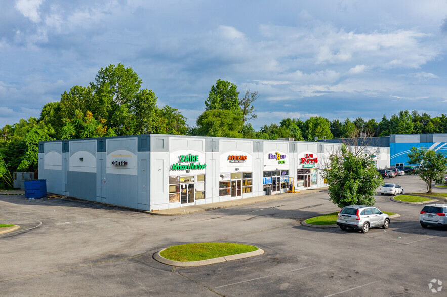 2411-2425 Edge O Lake Dr, Antioch, TN for lease - Primary Photo - Image 1 of 18