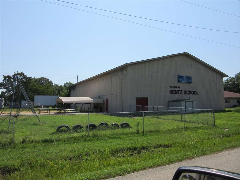 416 S C St, Poplar Bluff, MO for sale - Primary Photo - Image 1 of 1