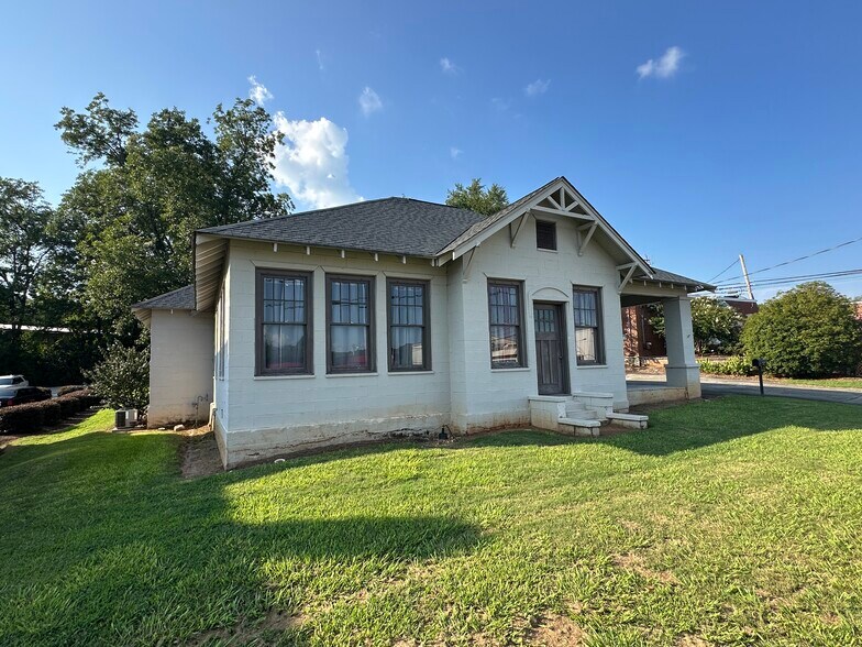 62 Lee St, Jefferson, GA à vendre - Photo du bâtiment - Image 1 de 24