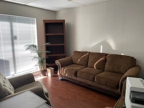 423 W Wheatland Rd, Duncanville, TX à louer Photo intérieure- Image 1 de 3