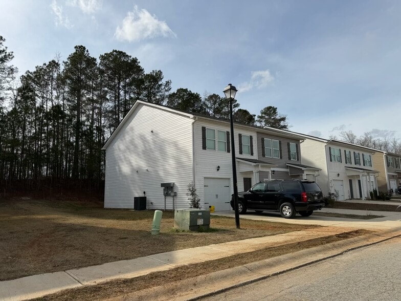 277 Oakwood Dr, Milledgeville, GA à vendre - Photo principale - Image 1 de 1