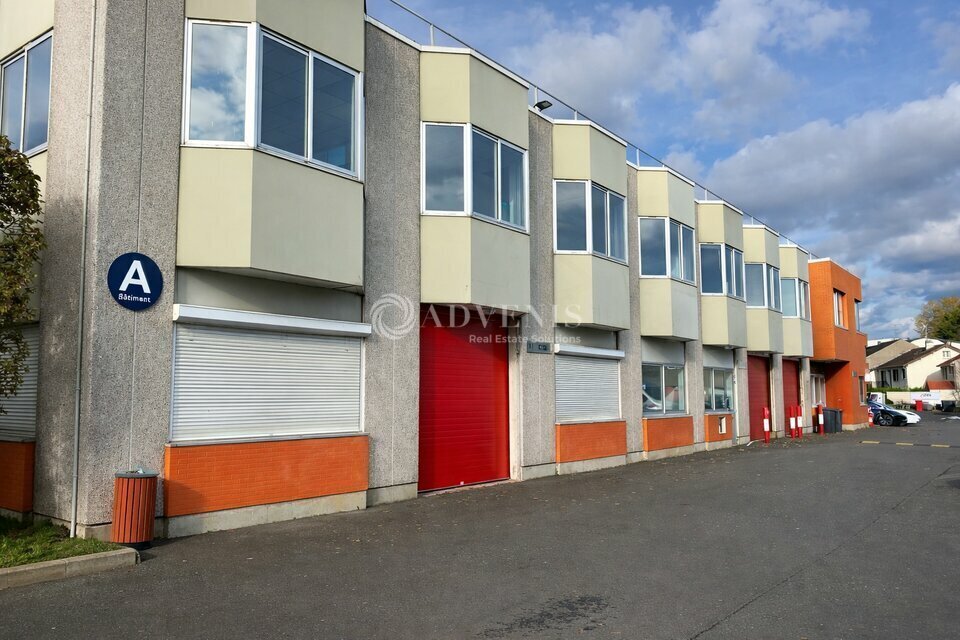 Flex in Villejuif for lease Building Photo- Image 1 of 13
