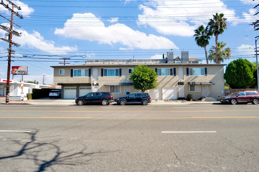 14857 Hartsook St, Sherman Oaks, CA for sale - Building Photo - Image 2 of 10
