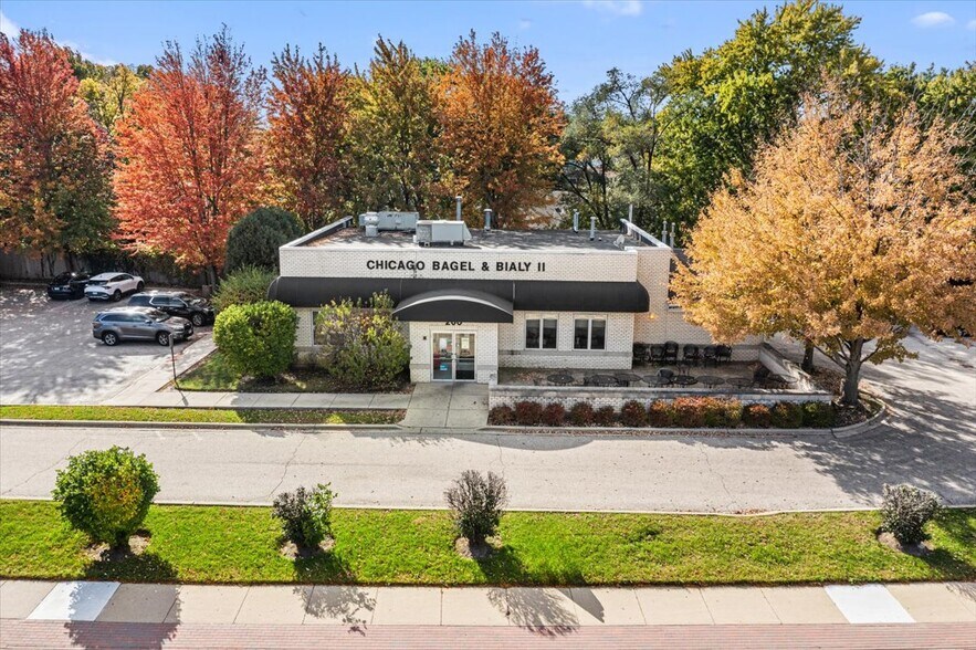 260 S Milwaukee Ave, Wheeling, IL à vendre - Photo du bâtiment - Image 1 de 35