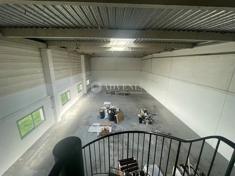 Flex in Les Ulis for lease - Interior Photo - Image 3 of 6