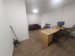 108-110 New St, Huddersfield à louer Photo intérieure- Image 1 de 3