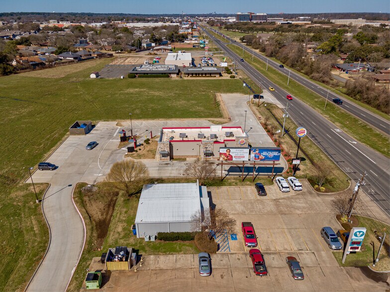 8776 Youree Dr, Shreveport, LA à vendre - Photo du bâtiment - Image 2 de 6
