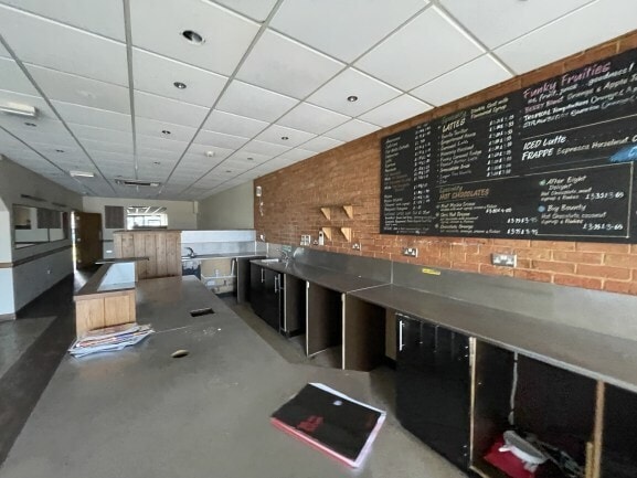 96 High St, Weston Super Mare for lease - Building Photo - Image 2 of 4