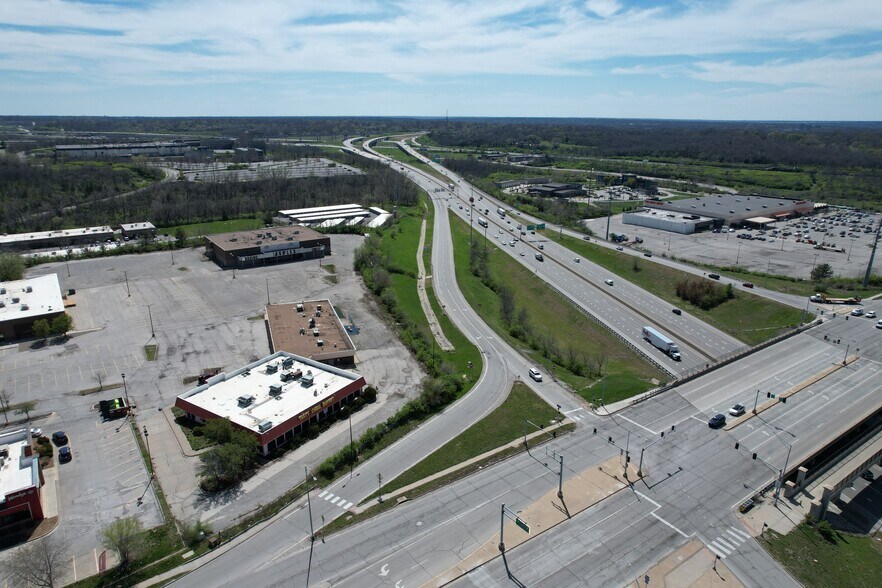 Bannister Square Redevelopment portefeuille de 3 propriétés à vendre sur LoopNet.ca - Photo du bâtiment - Image 3 de 8