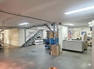 60 Manilla Street, East Brisbane for lease Interior Photo- Image 2 of 7