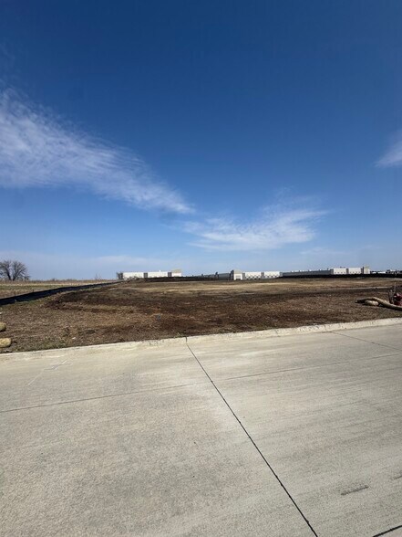 1305 SE 25th St, Grimes, IA à louer - Photo du bâtiment - Image 3 de 3