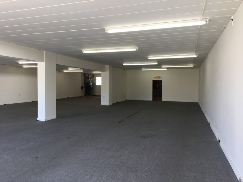 2131 State Rd, Cuyahoga Falls, OH à louer - Photo intérieure - Image 2 de 7