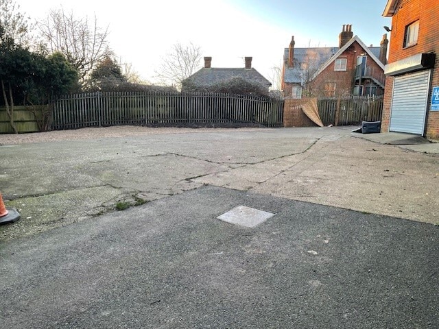 Main A267, Heathfield for lease - Building Photo - Image 3 of 4