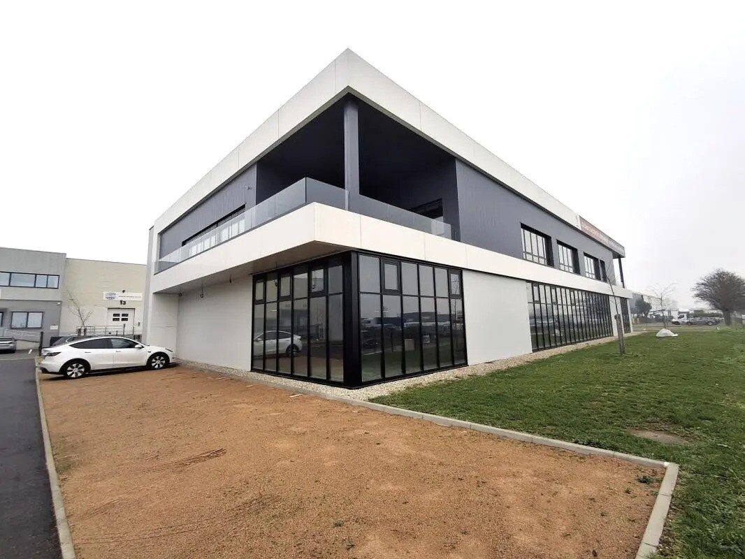 Flex dans Arnas à louer Photo du bâtiment- Image 1 de 8