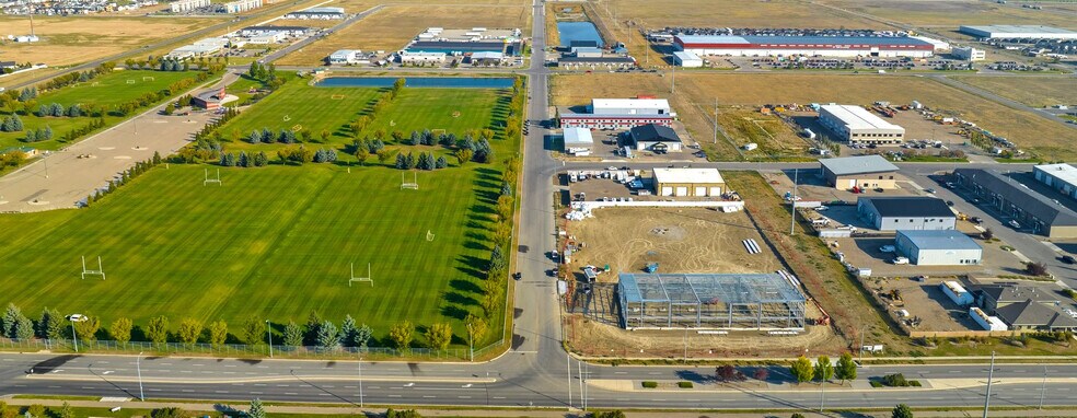 3475 32 Ave N, Lethbridge, AB à vendre - Photo du bâtiment - Image 2 de 3