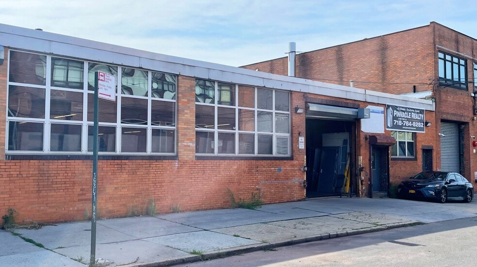 3349 55th St, Woodside, NY for lease - Primary Photo - Image 3 of 3