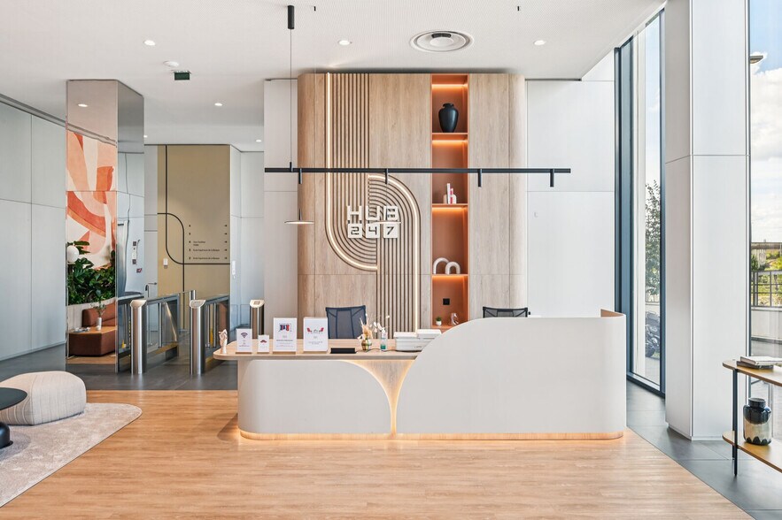 Bureau dans Nanterre à louer - Photo du bâtiment - Image 3 de 16