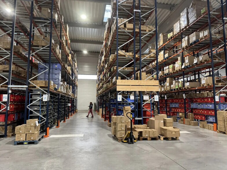 Flex dans Neuville-sur-Oise à louer - Photo du bâtiment - Image 3 de 49