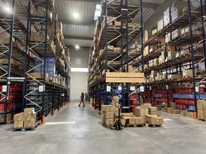 Flex in Neuville-sur-Oise for lease Interior Photo- Image 2 of 18