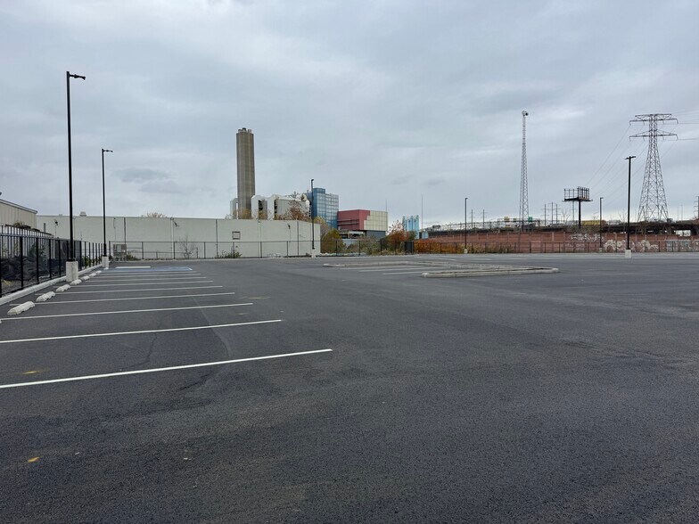 18 Blanchard St, Newark, NJ à louer - Photo du bâtiment - Image 2 de 6