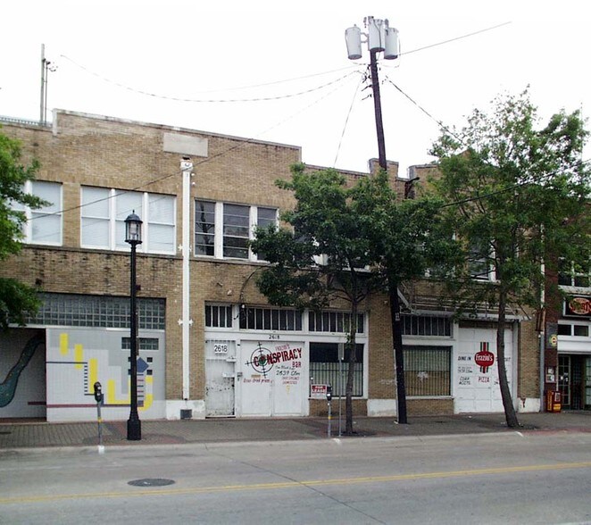 2616-2618 Main St, Dallas, TX à louer - Photo du bâtiment - Image 2 de 7
