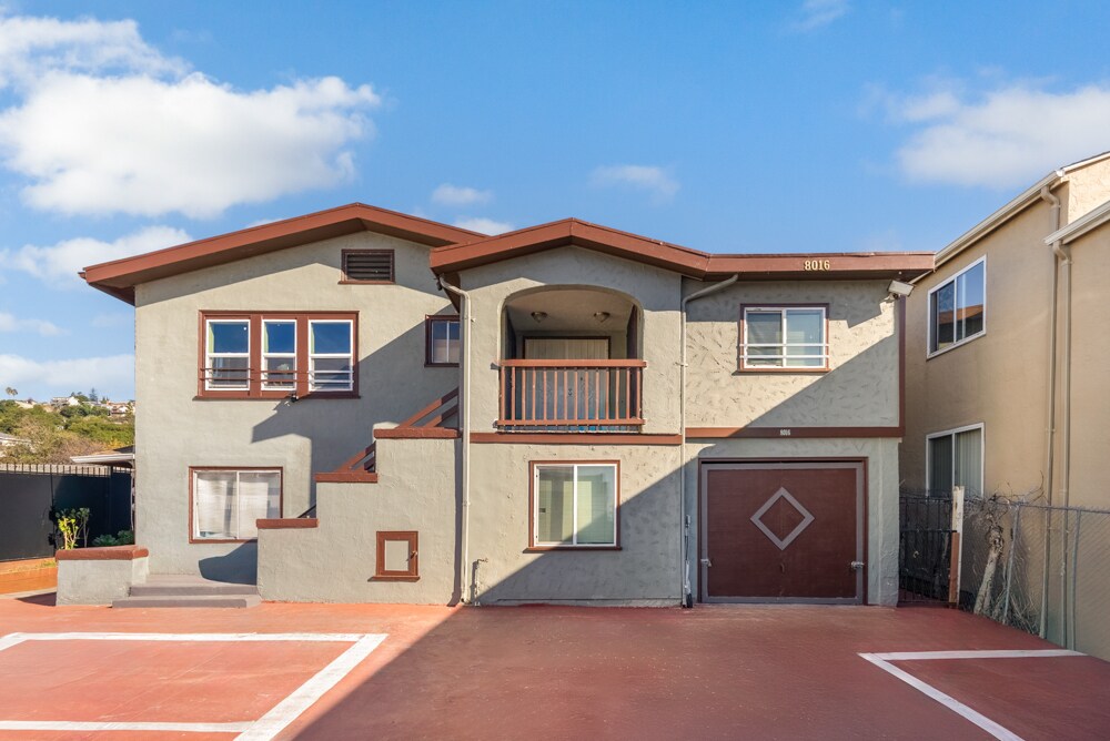 8016 MacArthur Blvd, Oakland, CA à vendre Photo principale- Image 1 de 27