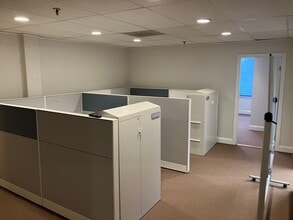 253 Low St, Newburyport, MA for lease Interior Photo- Image 2 of 12