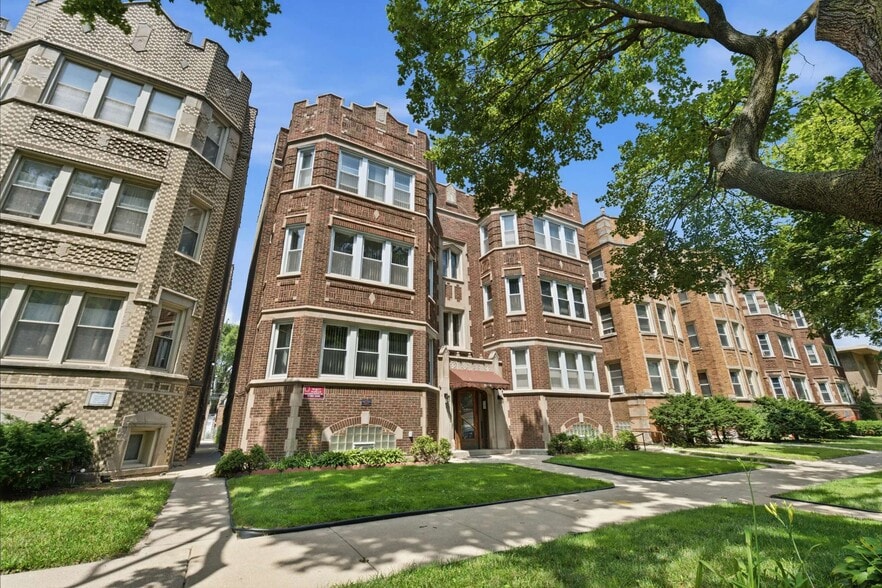 8138 S Calumet Ave, Chicago, IL à vendre - Photo du bâtiment - Image 3 de 19