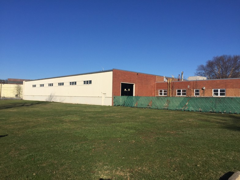 235 New York Dr, Fort Washington, PA for lease - Building Photo - Image 2 of 12