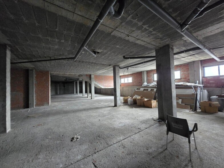 Retail in Vilalba for sale - Interior Photo - Image 2 of 28