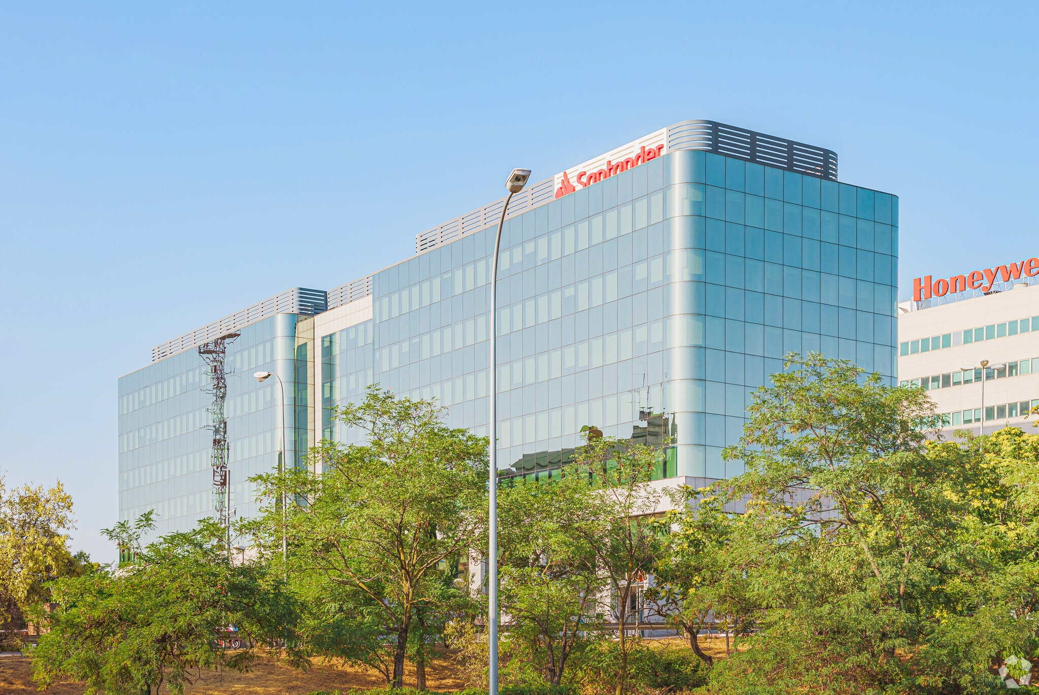 Calle Josefa Valcárcel, 26, Madrid, Madrid for lease Primary Photo- Image 1 of 4