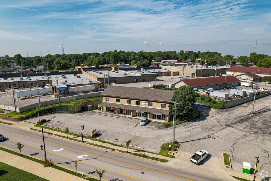 405-427 Droste Rd, Saint Charles, MO à louer - Photo du bâtiment - Image 2 de 4
