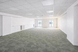 Plus de détails pour 15 Rue Des Lions Saint-Paul, Paris - Bureau à vendre