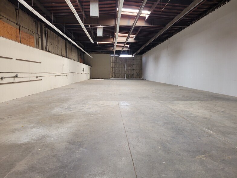 1009 Brooks St, Ontario, CA à louer - Photo du bâtiment - Image 3 de 24