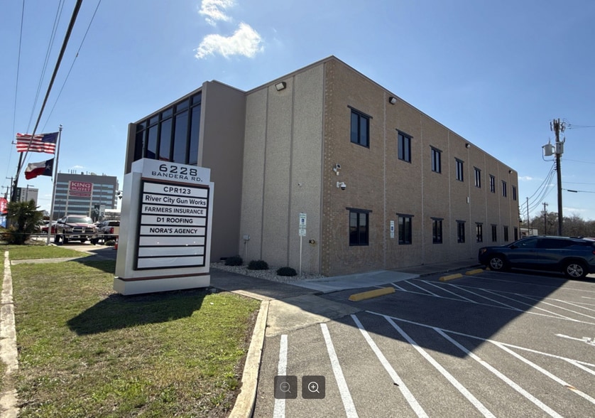 6228 Bandera Rd, San Antonio, TX à vendre - Photo du bâtiment - Image 2 de 15