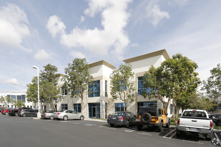 26150 Enterprise Way, Lake Forest, CA à louer - Photo du bâtiment - Image 3 de 9