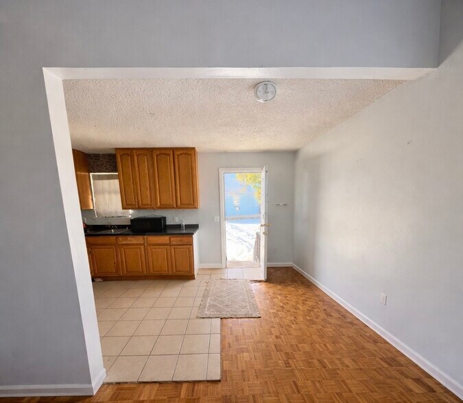 44 Angel Dr, Waterbury, CT à vendre - Photo du bâtiment - Image 2 de 19