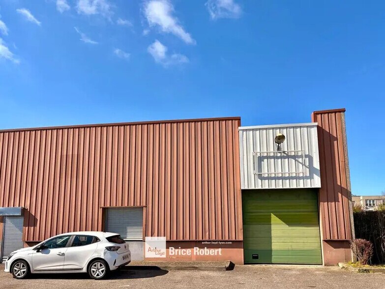 3 Rue Du 35eme Regiment D'Aviation, Bron à louer - Photo du bâtiment - Image 1 de 12