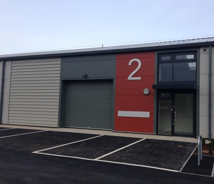 6 Hodsow Fields, York for lease - Building Photo - Image 2 of 2