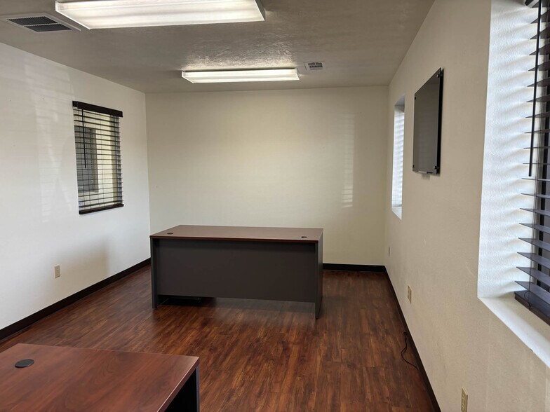 16910 FM 2920 Rd, Tomball, TX à louer - Photo du bâtiment - Image 2 de 5