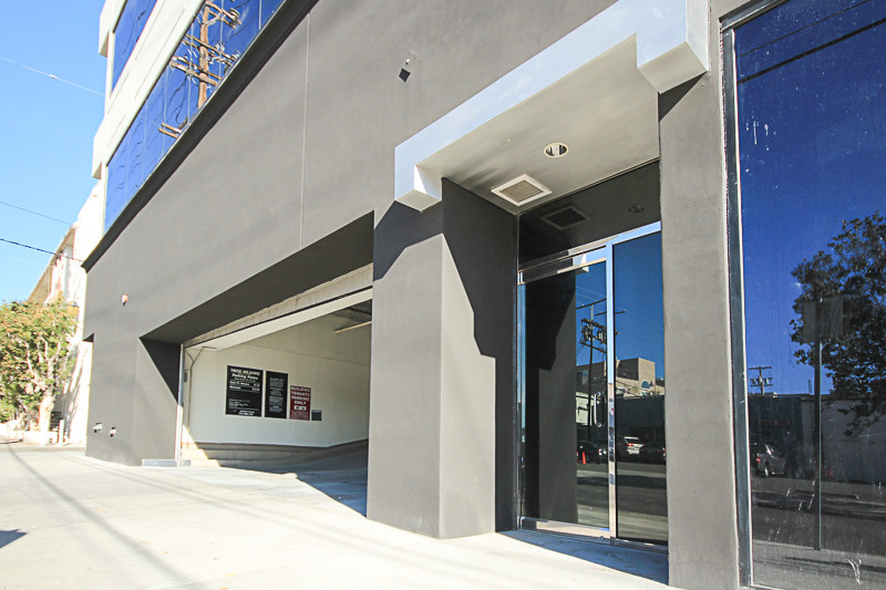 11859 Wilshire Blvd, Los Angeles, CA for lease - Building Photo - Image 2 of 9