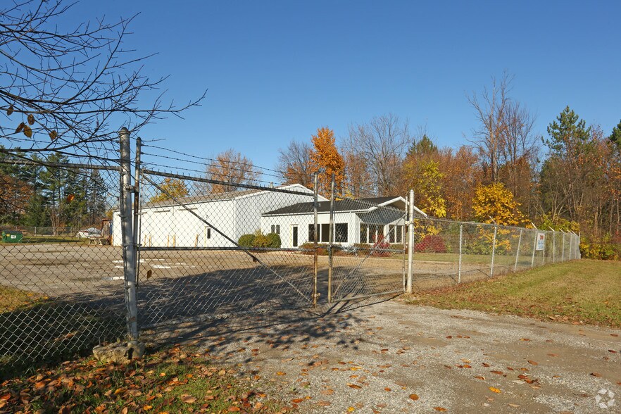 8107 N Dort Hwy, Mount Morris, MI à vendre - Photo du bâtiment - Image 2 de 3